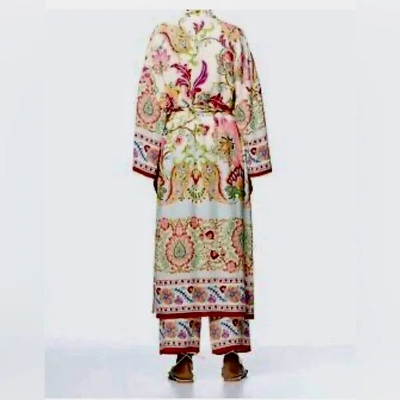Zara Multicolor Patterned Robe - Picture 2 of 12